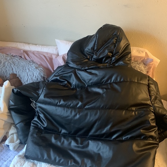 Black puffer jacket - Picture 2 of 3